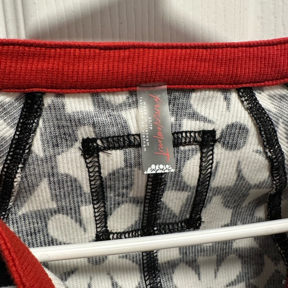 NWT FREE PEOPLE FP Movement Women's Kick Off Printed Layer Top in Aspen Onyx - Picture 10 of 11